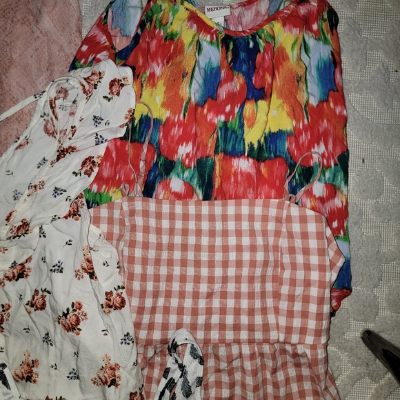 Womens size large bundle of tops - Picture 4 of 4